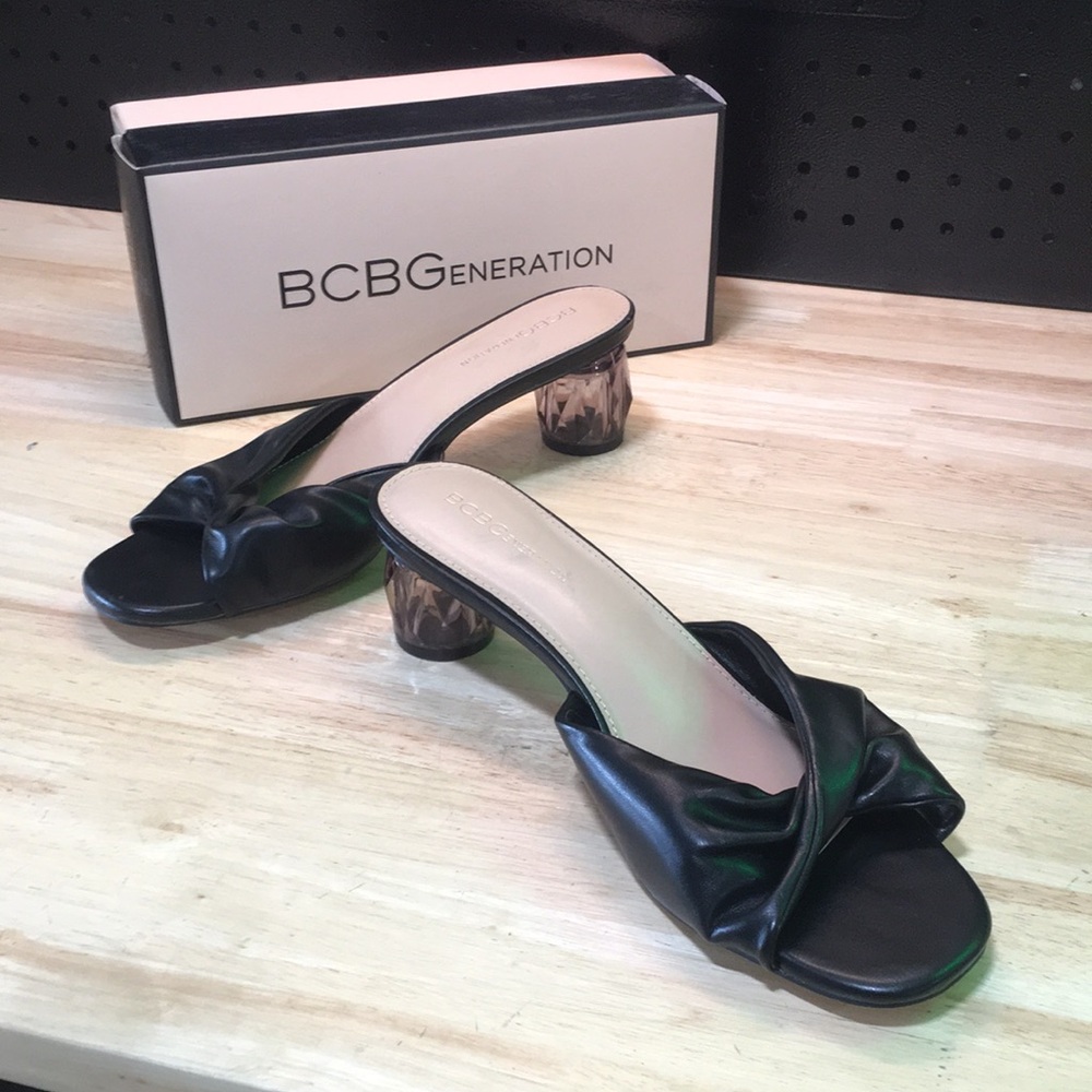 New WB Woman’s BCBGeneration Black Knotted Leather Slide‎ Heels